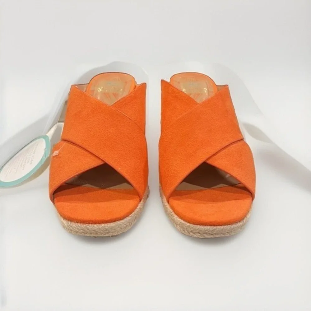 NEW WITH TAGS‎ Women's Andrew Geller, Kimber Sandal 7.5M. NWT